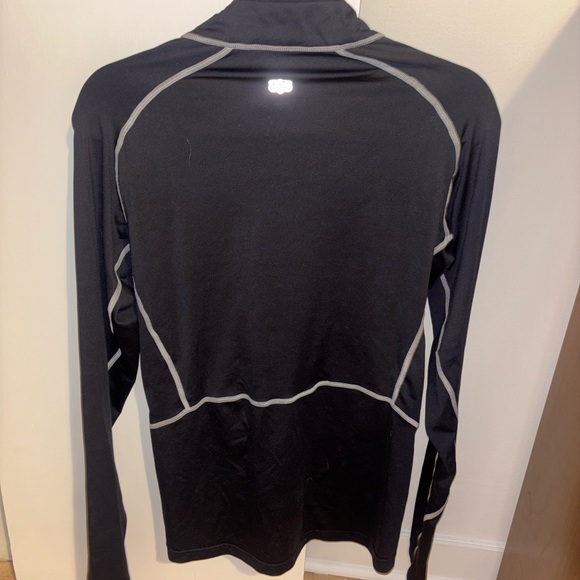 Sherpa Polartec Black Long Sleeve Athletic Top - Picture 3 of 5